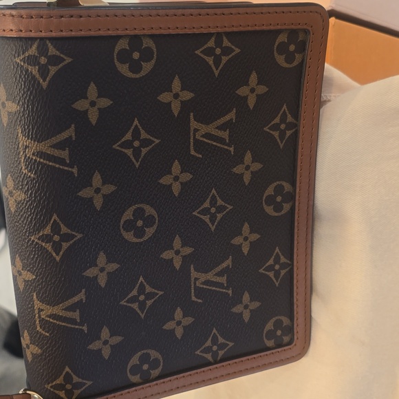 LIKE NEW Louis Vuitton Dauphine Mini leather handbag LIKE BRAND NEW USED ONCE - Picture 6 of 8